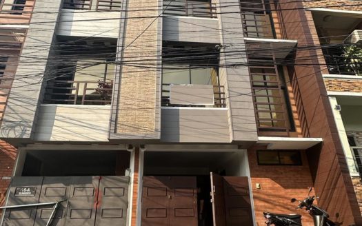 Discerning 5-Bedroom Townhouse for Sale in Culiat, Quezon City