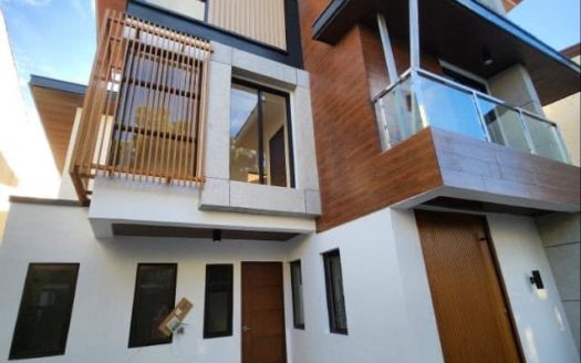 Modern 5-Bedroom House for Sale in Greenwoods Executive Village