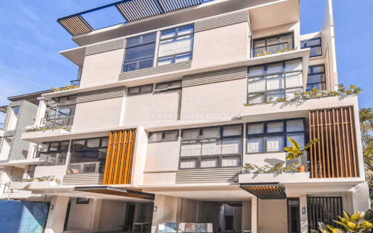 Luxurious 5 Bedroom Hilltop Townhouse for Sale with Fabulous View