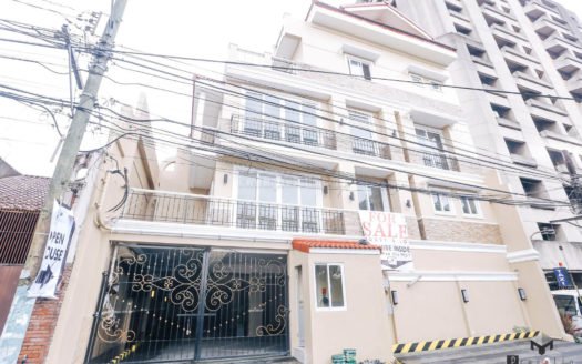 Splendid 3 Bedroom Townhouse for Sale in San Juan