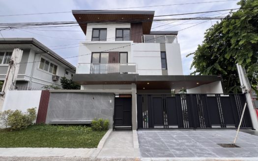 Pristine 5-Bedroom House and Lot for Sale in Filinvest 2, Batasan Hills , Quezon City