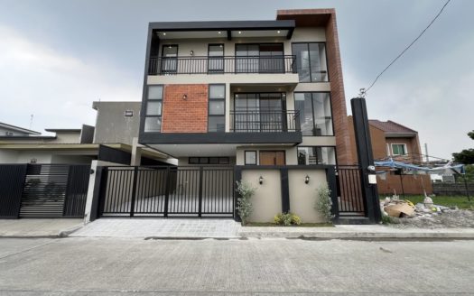 Inviting 5-Bedroom House and Lot for Sale in Vermont Executive Village, Antipolo City