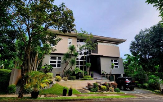 Stunning 5-Bedroom House and Lot for Sale at Ayala Westgrove Heights in Silang, Cavite