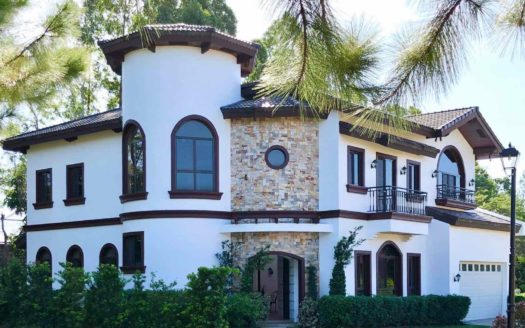 Elegant 4-Bedroom House and Lot for Sale Portofino Heights, Las Piñas