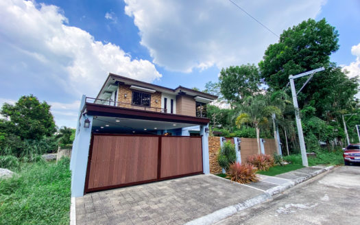Contemporary 5-Bedroom House and Lot for Sale in Sitio Seville , North Fairview, Quezon City