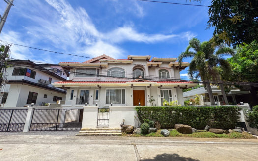 Elegant 5-Bedroom House and Lot in Ayala Alabang, Muntinlupa City
