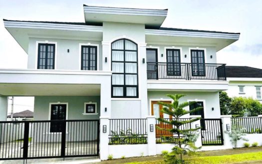 Stunning 4-Bedroom House and Lot for Sale in Chateau de Paris, South Forbes , Silang, Cavite