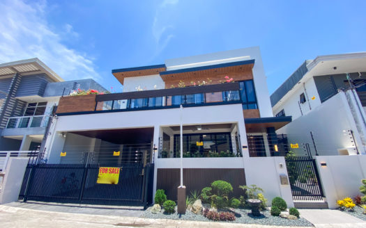 Luxurious 5-Bedroom House and Lot for Sale in BF Homes, Parañaque