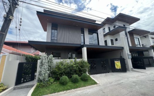 Modern 5-Bedroom House and Lot for Sale in BF Homes , Parañaque