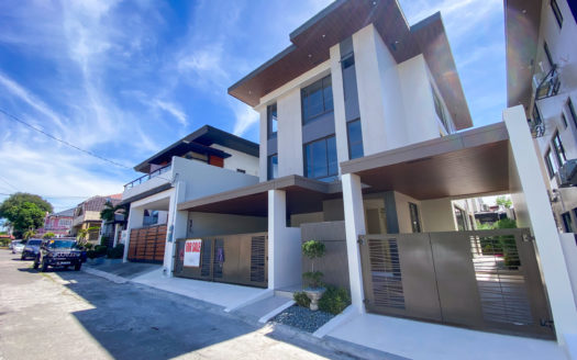 Sleek 5-Bedroom House and Lot for Sale in Bf Homes, Parañaque