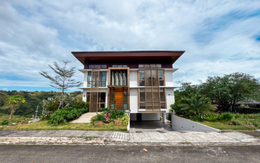 Lavish 4-Bedroom House and Lot ifor Sale in Sun Valley West, San Juan, Antipolo