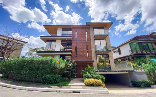 Picturesque 5-Bedroom House and Lot for Sale in Mckinley Hill dr. BGC, Taguig