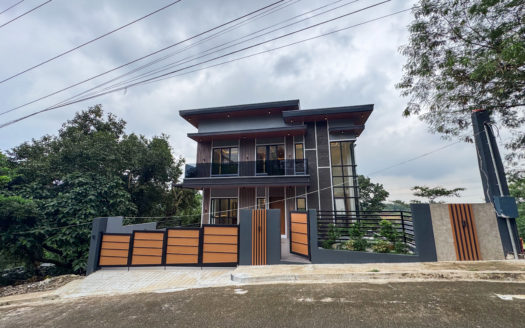 Luxurious 4-Bedroom House and Lot for in Sun Valley Residential, Antipolo, Rizal