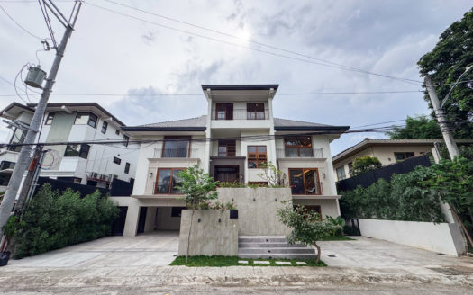 Inviting 6-Bedrooms House and Lot for Sale in Loyola Grand Villas , Marikina