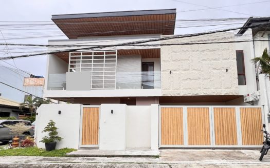 Majestic 5-Bedroom House and Lot for Sale in Greenwoods Exec. Village, Cainta , Rizal