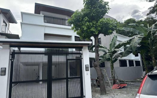 Refined 5-Bedroom House and Lot for Sale in Eastville Filinvest, Cainta, Rizal