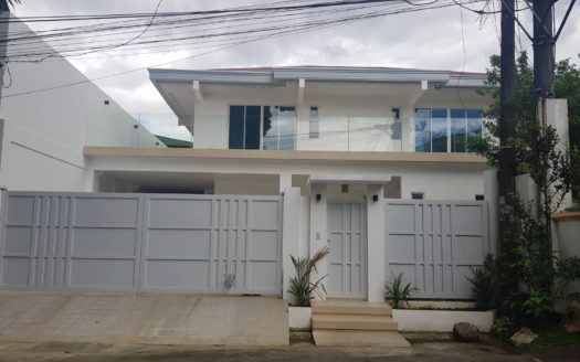Splendid 5-Bedroom House and Lot for Sale in North Susana Executive Village , Quezon City