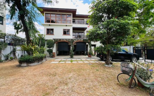 Two Lots with Pre-Owned 3-Bedroom House and Lot for Sale in Woodridge Heights, Marikina City
