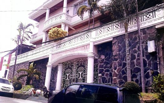 Vintage 6-Bedroom House and Lot for Sale in White Plains, Quezon City
