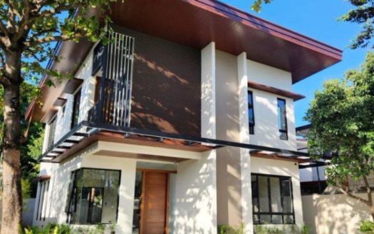 Inviting 5-Bedroom House and Lot for Sale in BF Homes, Parañaque