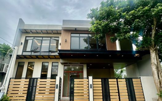 Sleek 5-Bedroom House and Lot for Sale in Metrogate,Silang, Cavite
