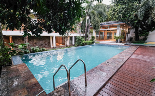 Splendid 6-Bedroom House and Lot for Sale in San Jose Village, Alabang, Muntinlupa