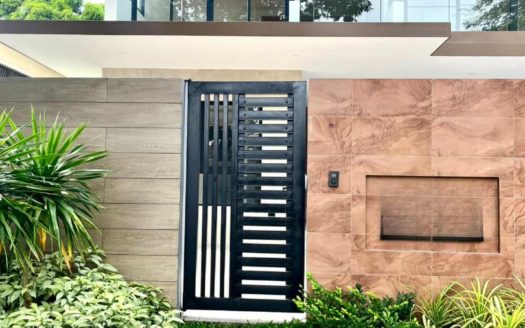 Gleaming 7-Bedroom House and Lot for Sale in White Plains, Quezon City