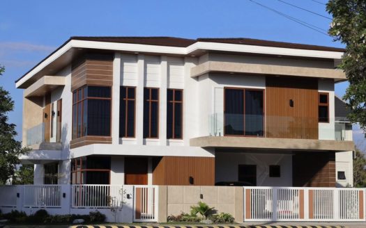 Stunning 6-Bedroom House and Lot for Sale in Woodgrove Park, San Fernando City, Pampanga