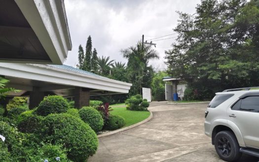Upscale 5-Bedroom Prime Corner Property in Ayala Alabang Village, Muntinlupa