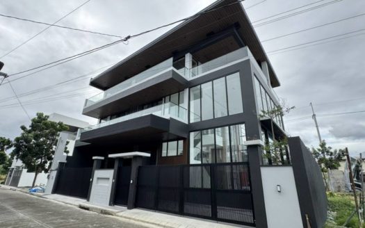 Attractive 2-Bedroom House and Lot for Sale in Greenwoods Executive Village, Cainta , Rizal