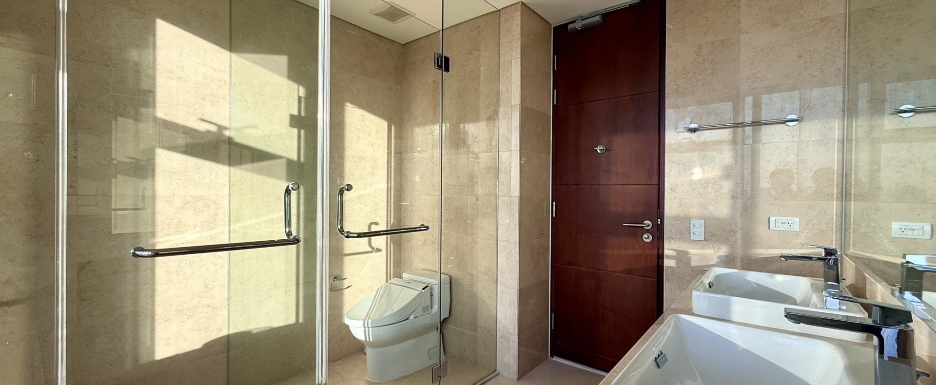 Lavish3-BedroomCondoUnitforSaleinGrandHyattResidencesBGCTaguigCity-10.jpg