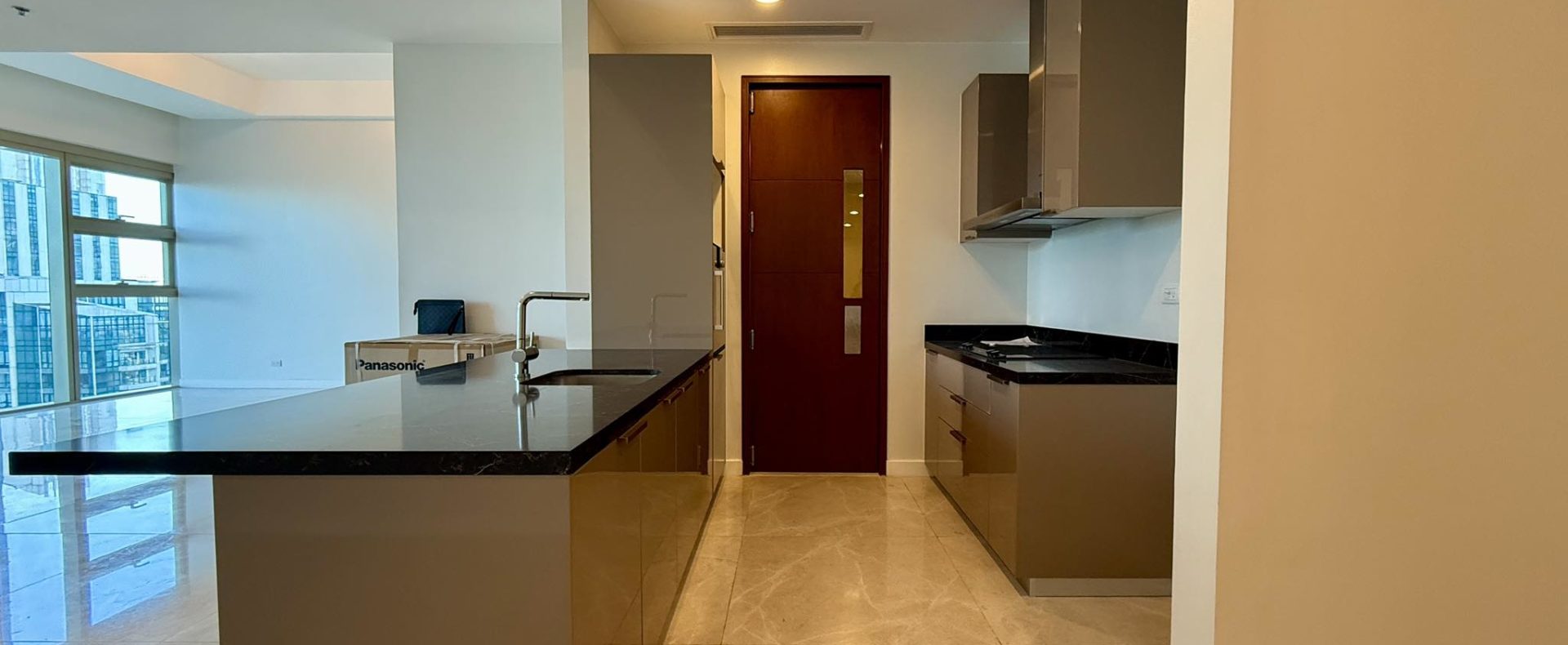 Lavish3-BedroomCondoUnitforSaleinGrandHyattResidencesBGCTaguigCity-5.jpg