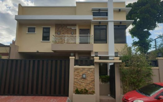 Inviting 3-Bedroom House and Lot for Sale in Moonwalk, Parañaque