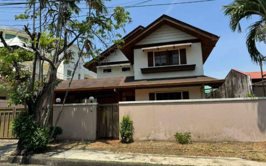 Pre-owned 4-Bedroom House and Lot for Sale in Alabang Hills, Muntinlupa