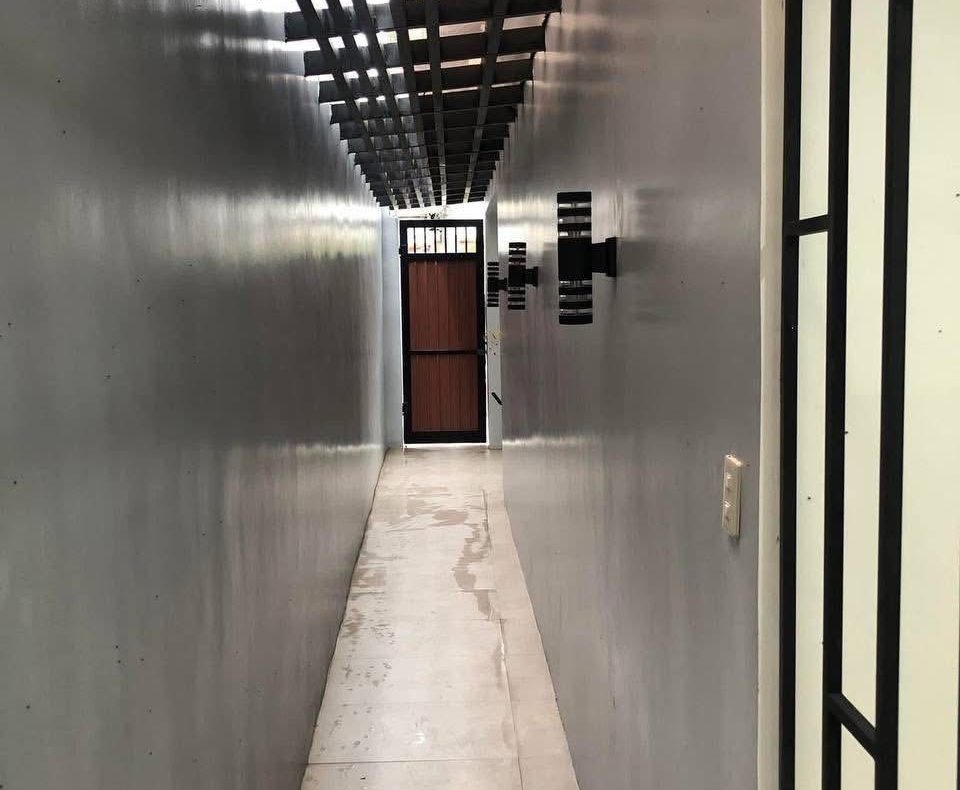 Refined6-BedroomHouseandLotforSaleinBrgy.HolySpiritQuezonCity-4.jpg