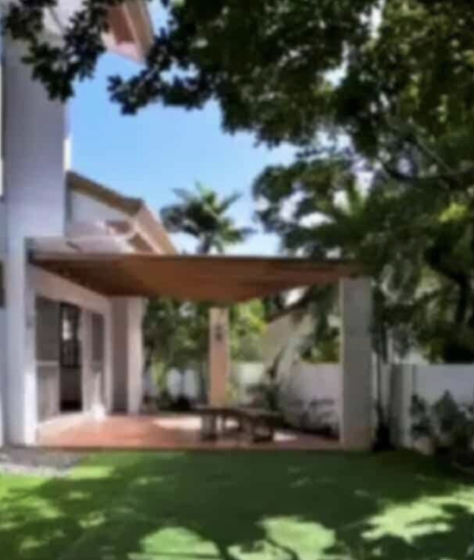 476SQMLotforSalewithOldHouseinAlabang400VillageMuntinlupaCity-3.png