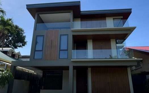 Beautiful 5-Bedroom House and Lot for Sale in BF Homes, Parañaque City