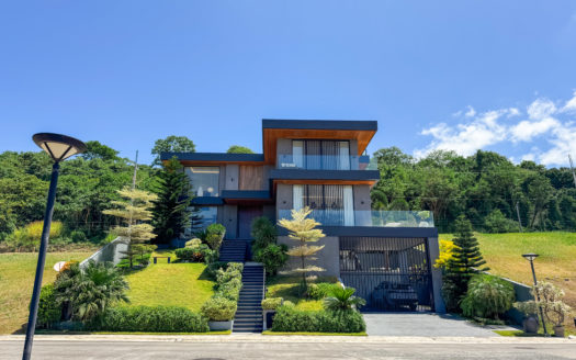 Enchanting 4-Bedroom House and Lot for Sale in Ayala Greenfield Estates, Calamba, Laguna