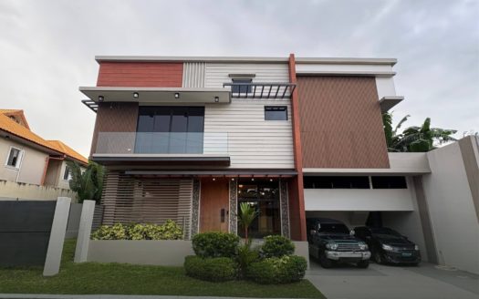 Majestic 4-Bedroom House and Lot for Sale in BF Homes, Parañaque