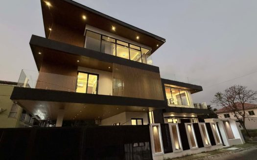 Pristine 6-Bedroom House and Lot for Sale in Park Place Village, Imus, Cavite